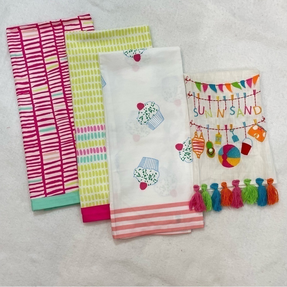 Like new set of 4 100% cotton dish towels Barbie pink bright colors tassels